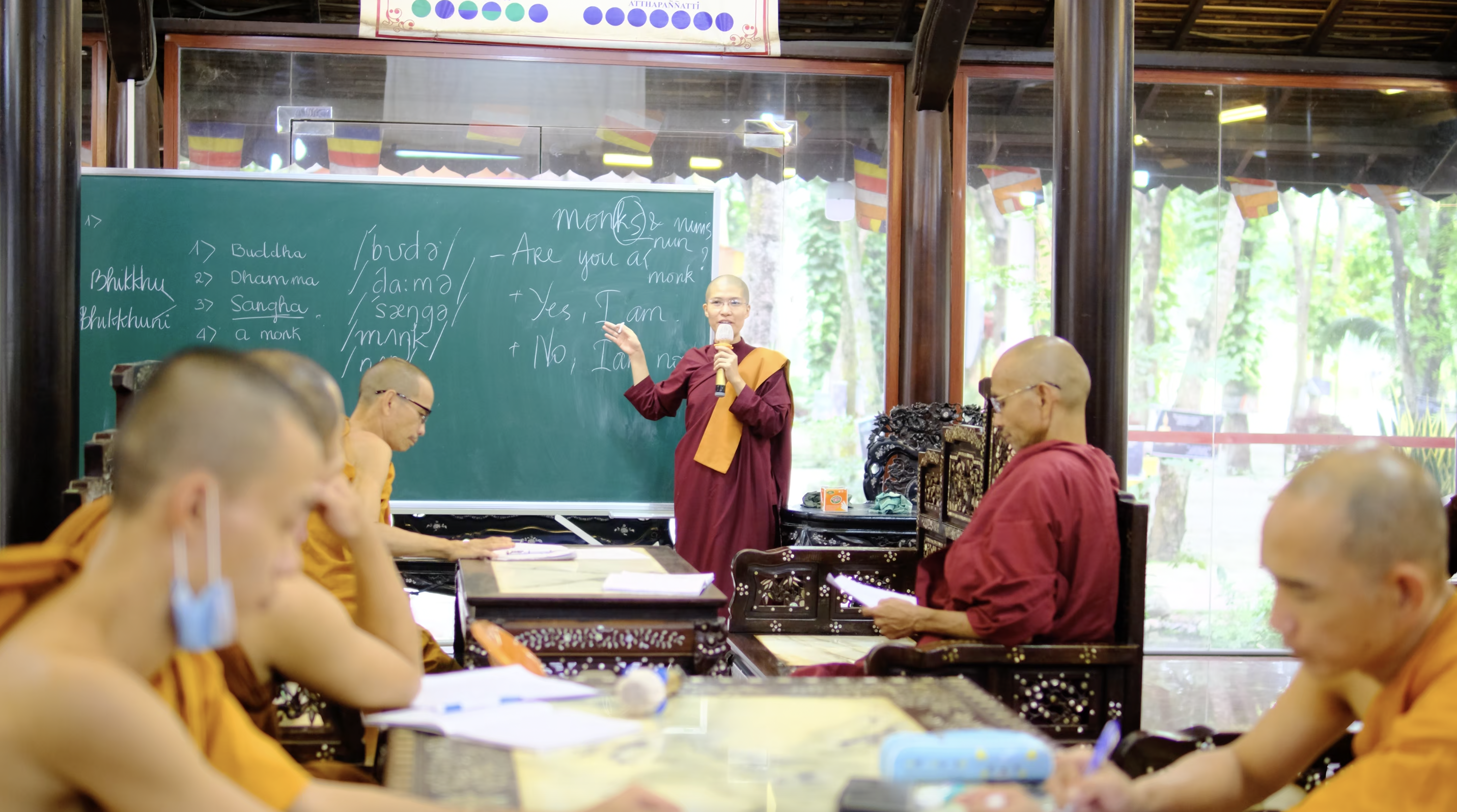 tue minh Buddhist activities